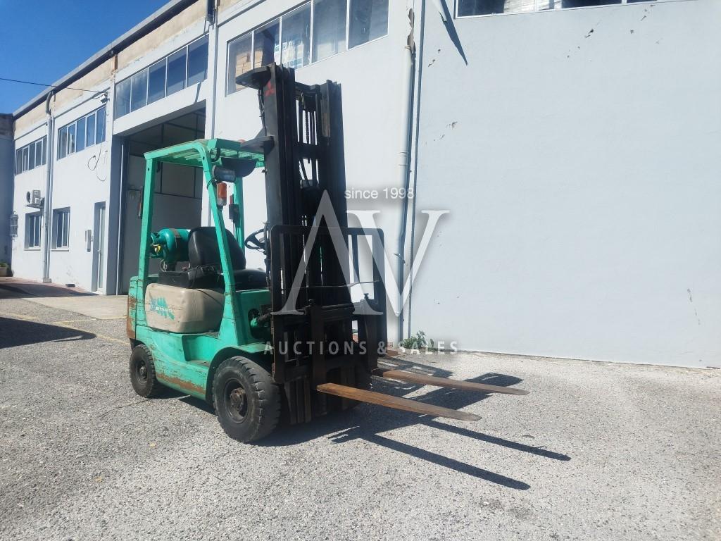 Ref.ª P391 - Veículos e equipamentos industriais - Verba 12