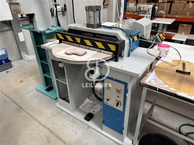 Máquina de Colar - Lote 25