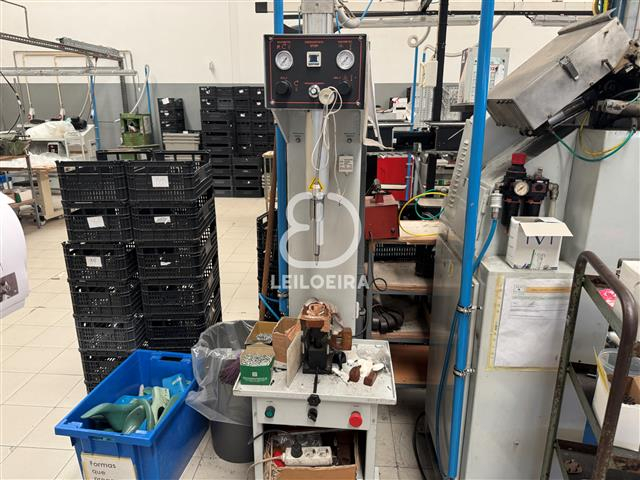 Fotografia de equipamento: Máquina de Parafusos - Lote 35
