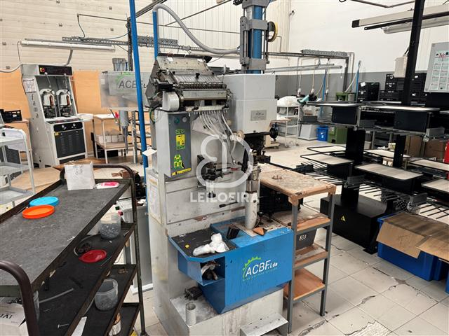 Fotografia de equipamento: Máquina de pregar - Lote 36