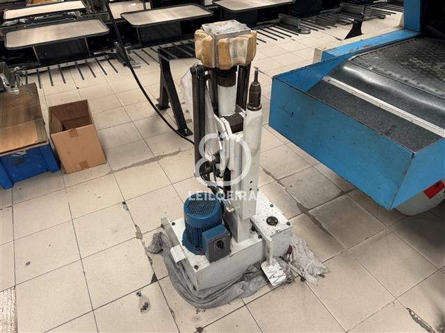 Fotografia de equipamento: Máquina de Desenformar - Lote 38