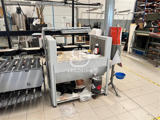 Fotografia de equipamento: Mesa de dar cola - Lote 44