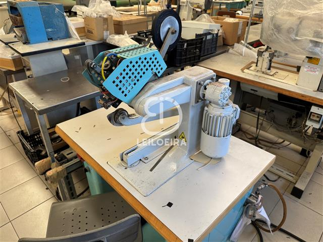 Fotografia de equipamento: Máquina de meter fita - Lote 54