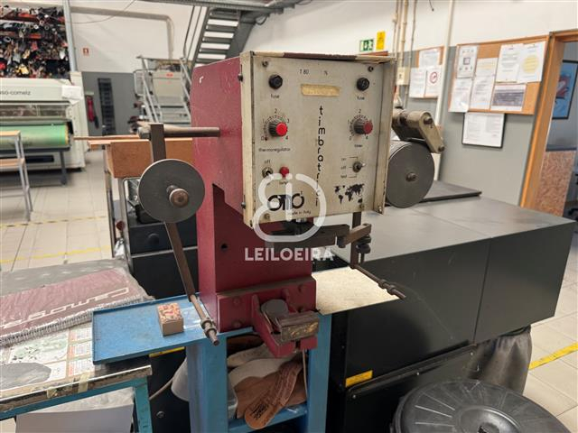 Fotografia de equipamento: Máquina de timbrar - Lote 58