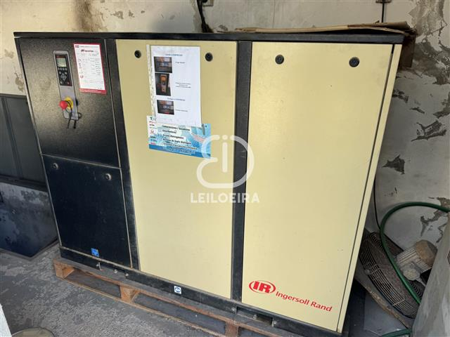 Fotografia de equipamento: Compressor - Lote 71