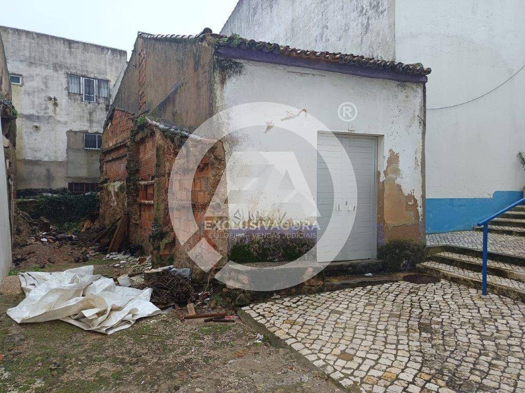 Proporção de 1/3 (Indiviso) de Casa de r/chão