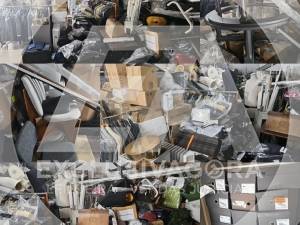 Fotografia de móvel: LOTE COMPOSTO POR MATERIAL DE ESCRITÓRIO, ROUPA E ACESSÓRIOS