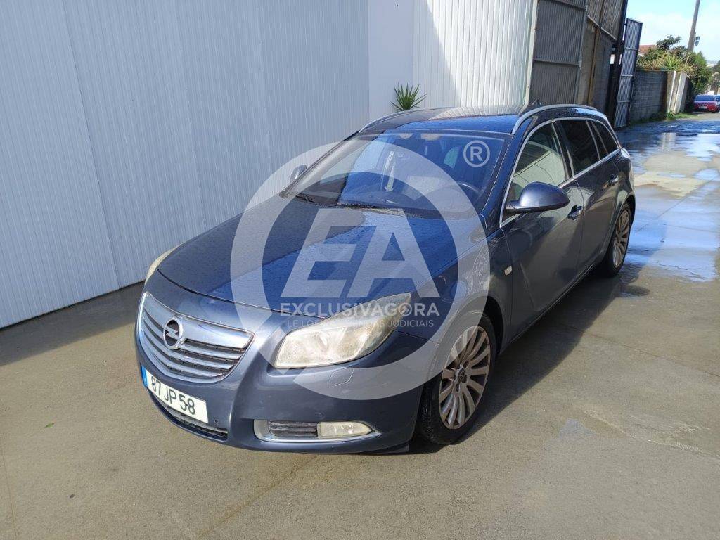 Fotografia de veículo: Opel Insígnia 2.0 CDTi - 2010