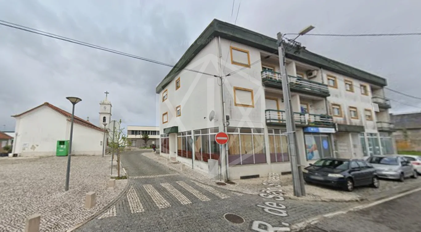 Loja com Montras na Marinha Grande, Leiria