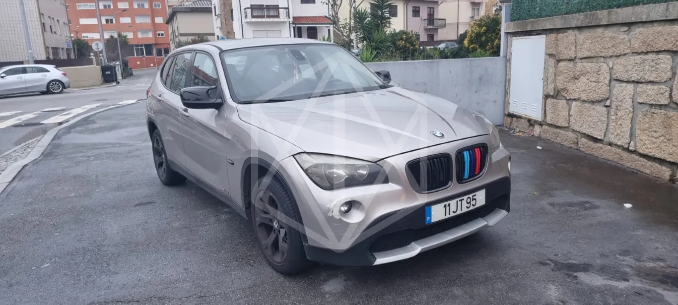 Fotografia de veículo: BMW, modelo X1, sDrive 18d, de 2010