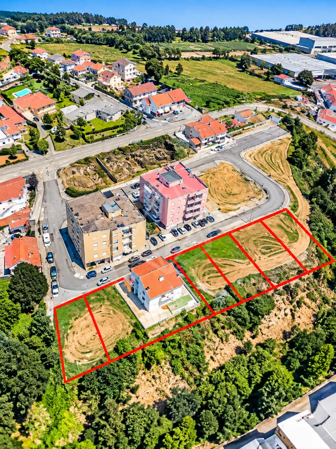 Lote para Construção de Moradia Bi-Familiar – Sobrado, Valongo