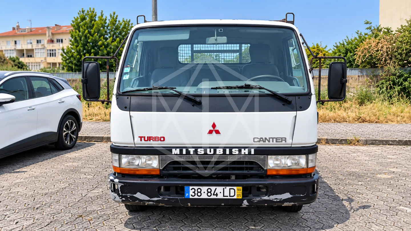 Fotografia de veículo: Mitsubishi Canter – 3900cm3 – Matosinhos