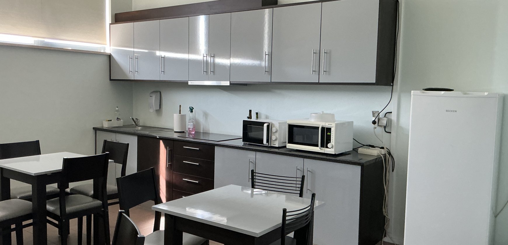 MOBILIÁRIO | EQUIPAMENTO DE ESCRITÓRIO E DE COZINHA