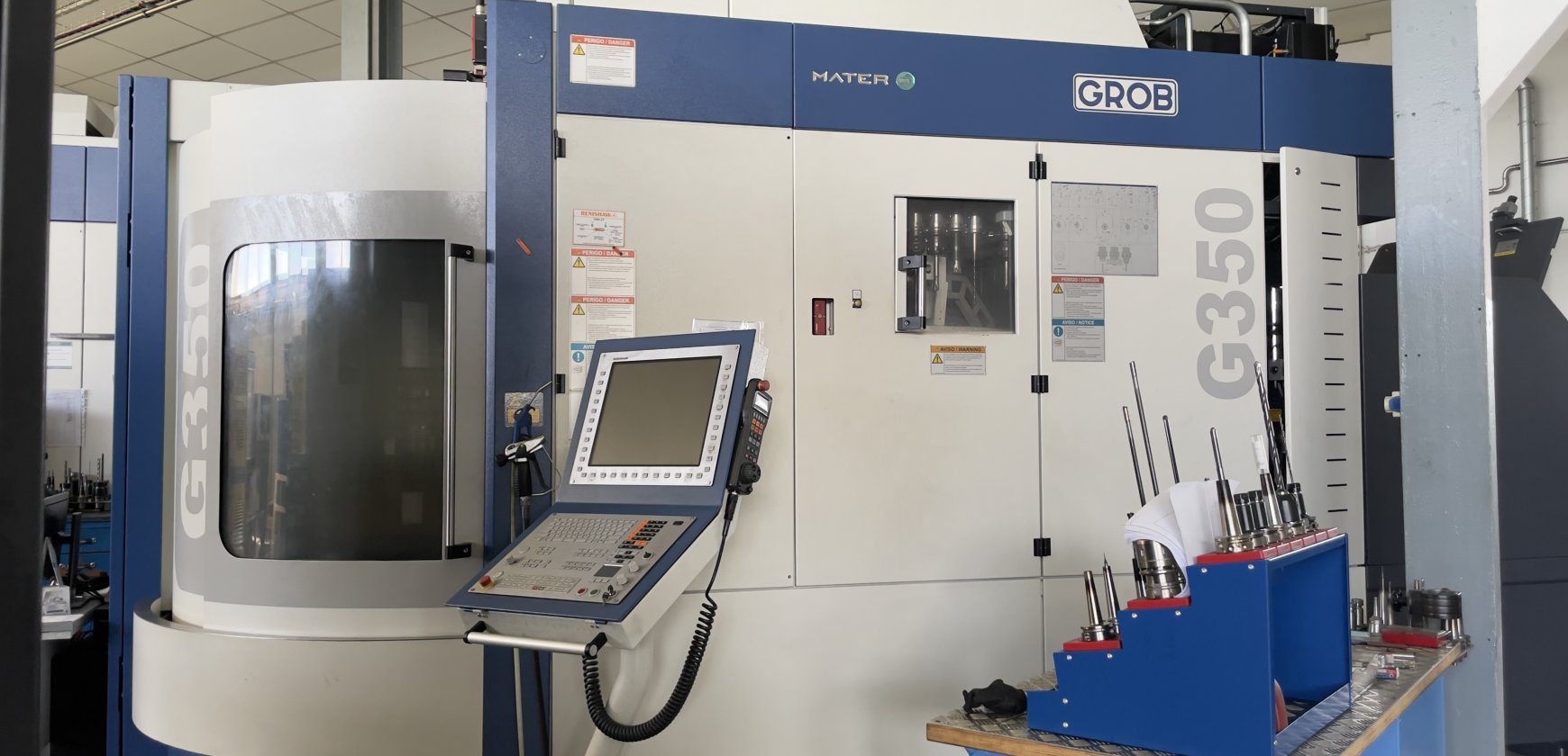 FRESADORA (CNC) DE 5 EIXOS GROB G352