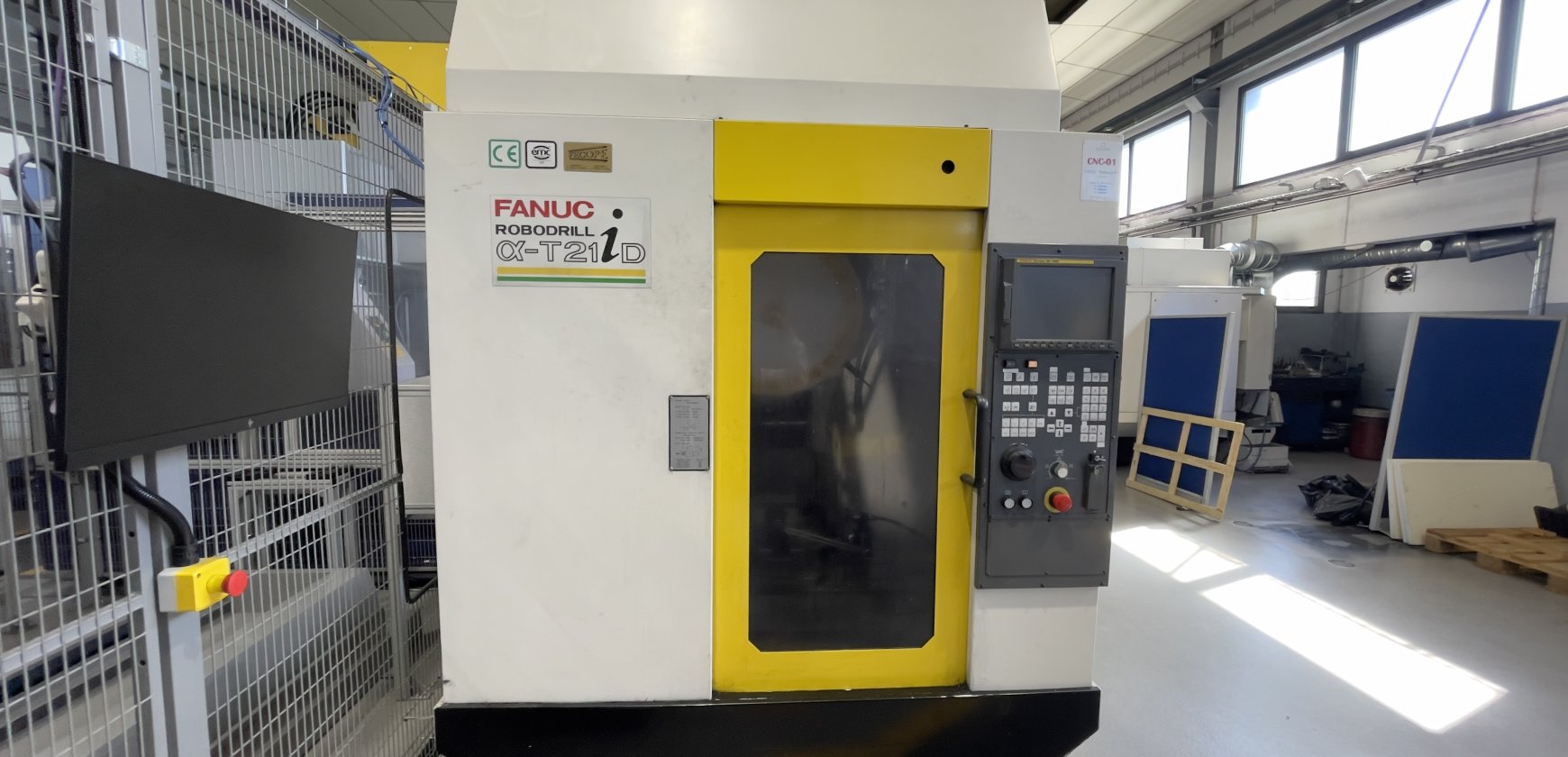 FRESADORA (CNC) DE 3 EIXOS FANUC ROBODRILL - T21ID
