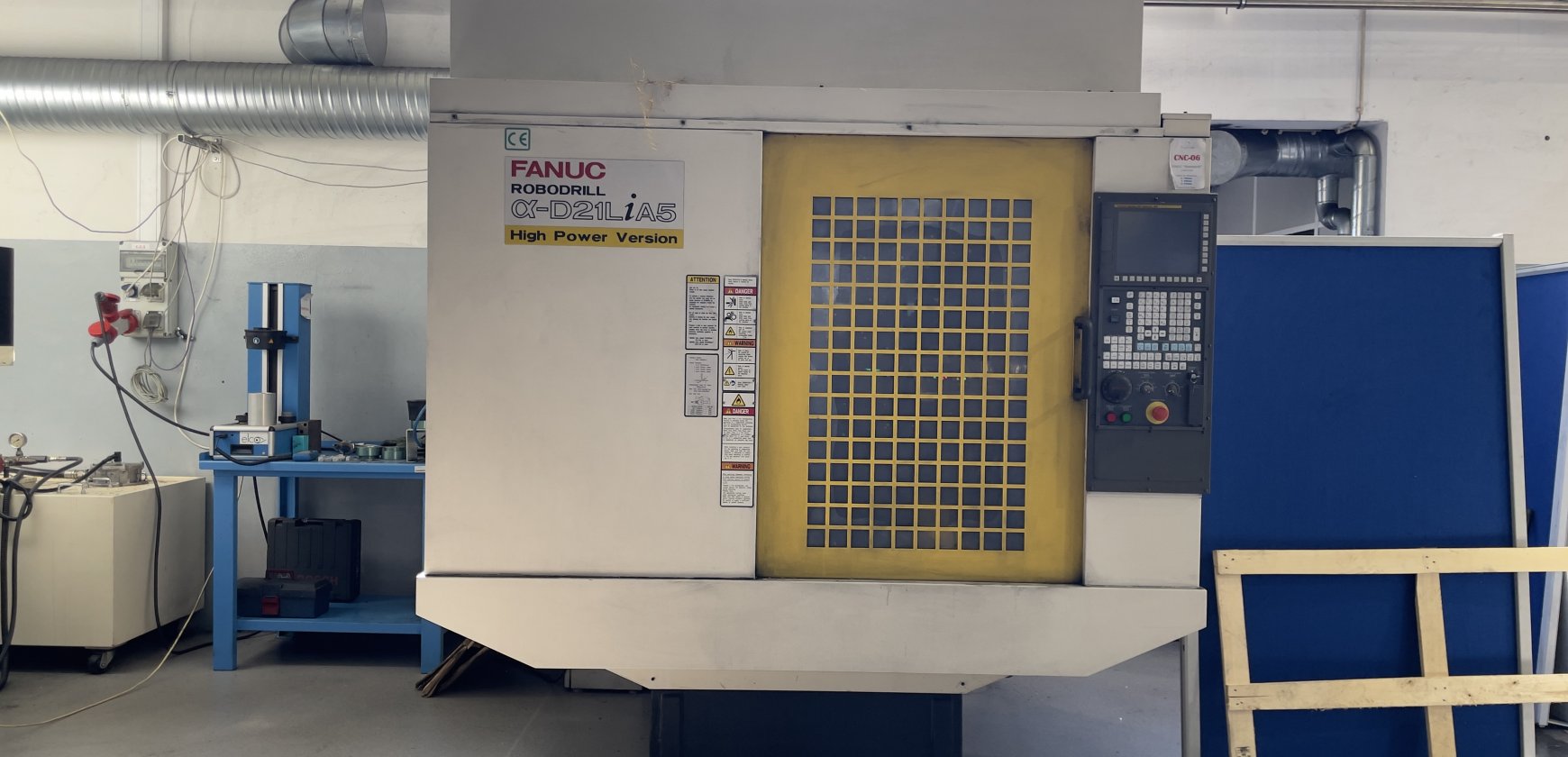 FRESADORA (CNC) DE 3 EIXOS FANUC ROBODRILL - D21LIA5