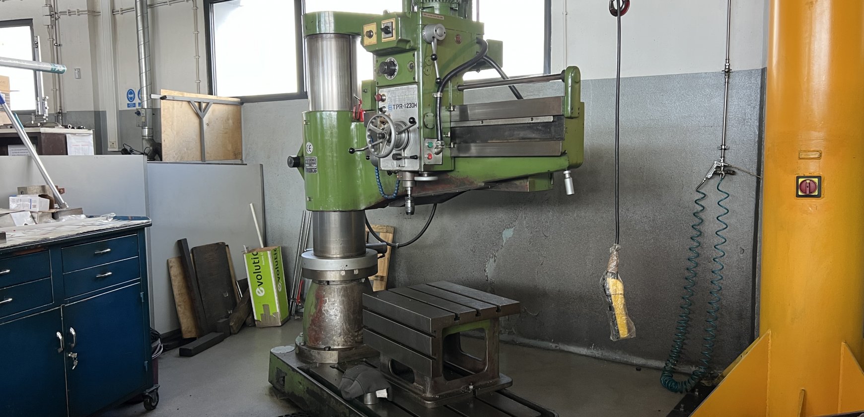 Fotografia de direito: ENGENHO DE FURAR TAILIFT TPR-1230H