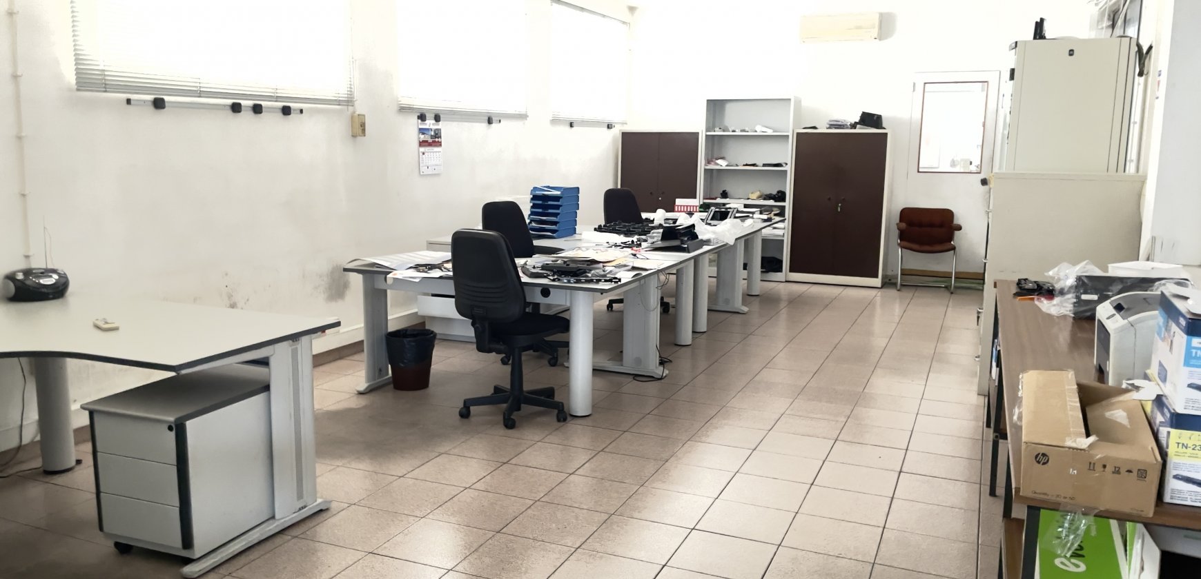 MOBILIÁRIO DE ESCRITÓRIO E EQUIPAMENTO INFORMÁTICO GAB. 2