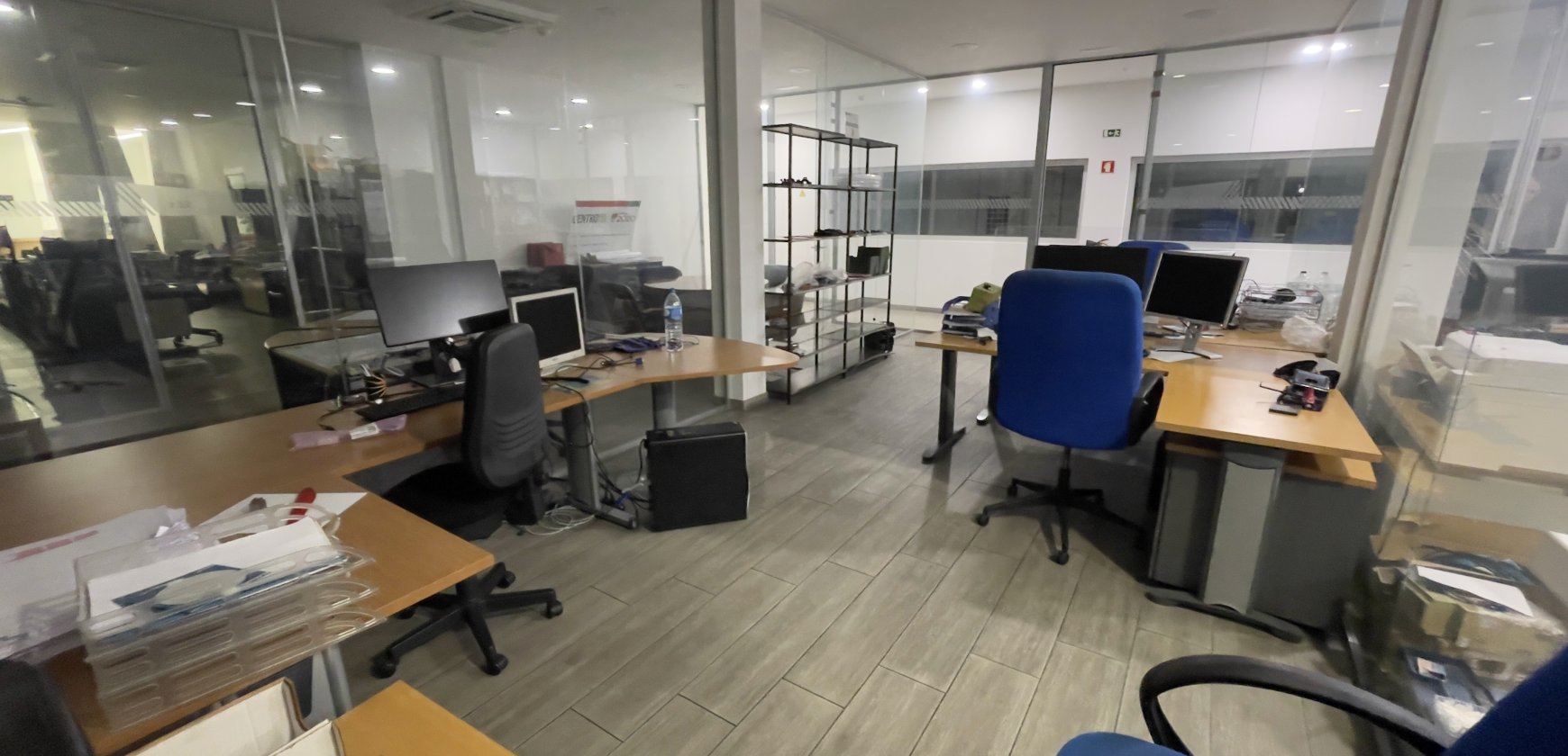 MOBILIÁRIO DE ESCRITÓRIO E EQUIPAMENTO INFORMÁTICO GAB. 5