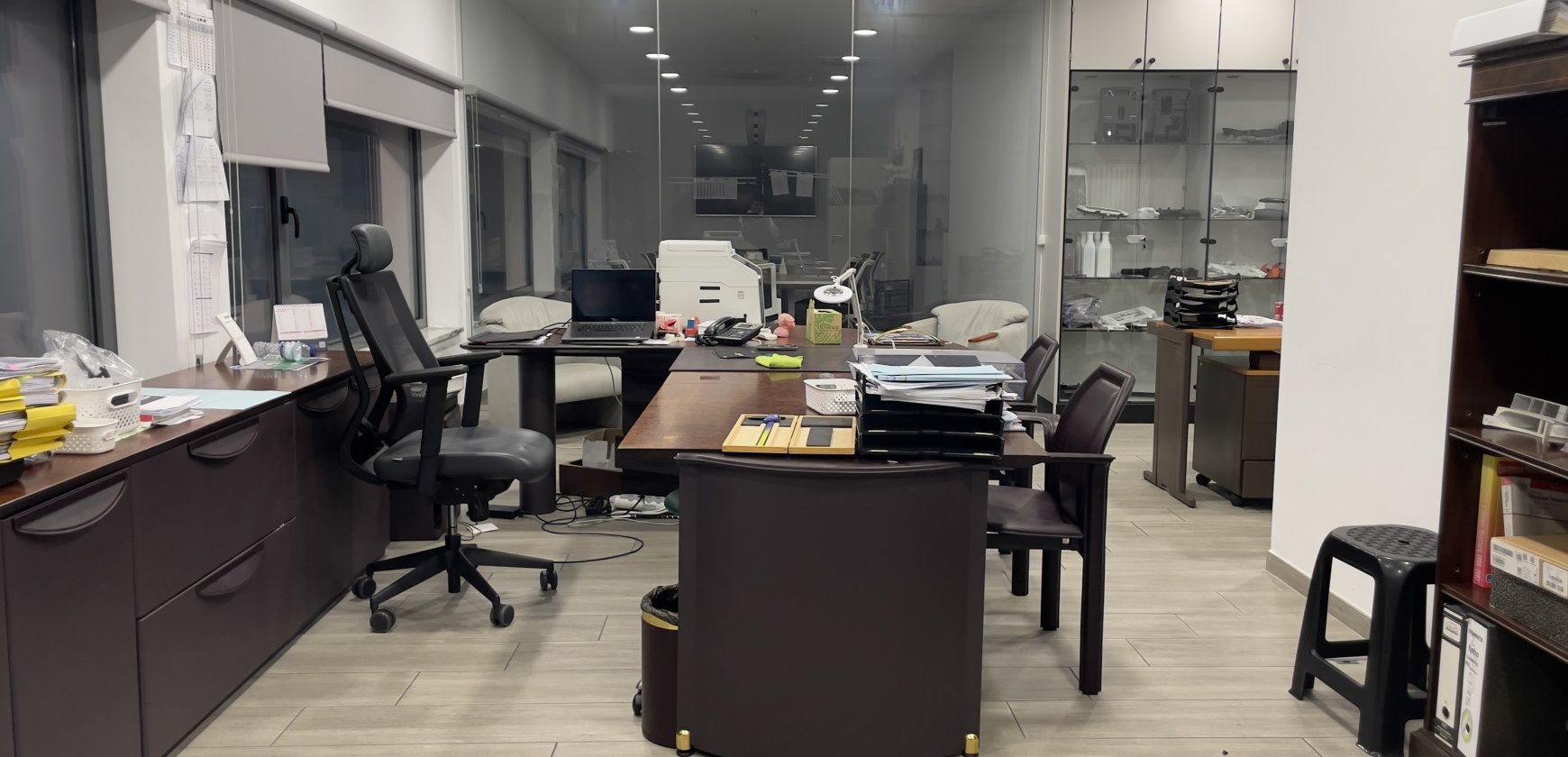 MOBILIÁRIO DE ESCRITÓRIO E EQUIPAMENTO INFORMÁTICO - SALA COMERCIAL