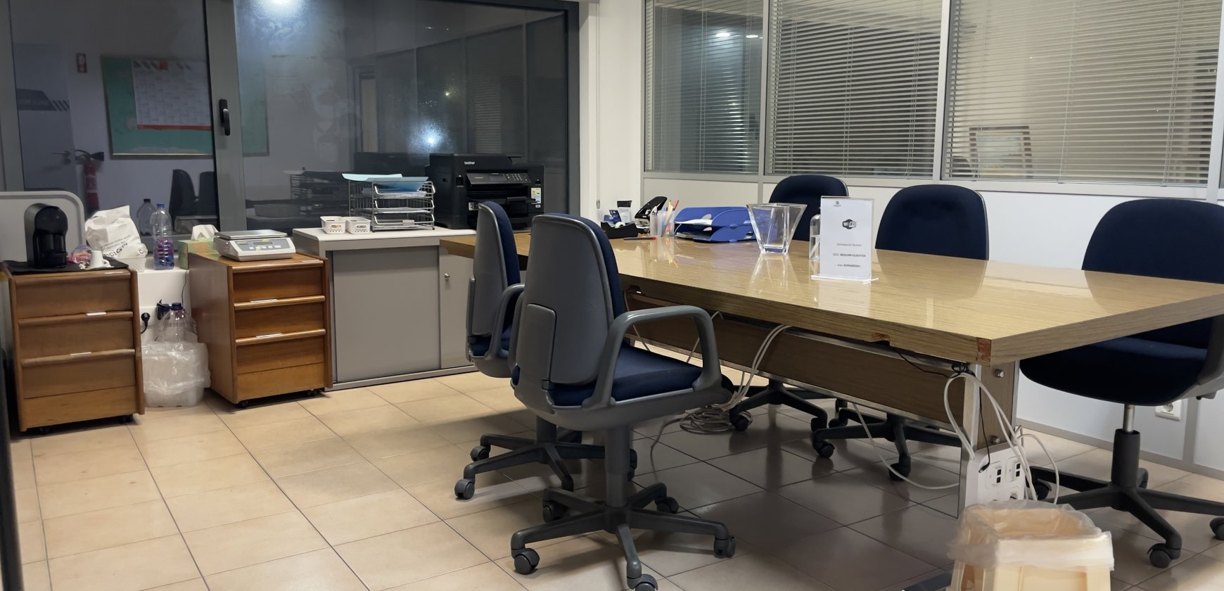 MOBILIÁRIO DE ESCRITÓRIO E EQUIPAMENTO INFORMÁTICO - SALA COMERCIAL 5
