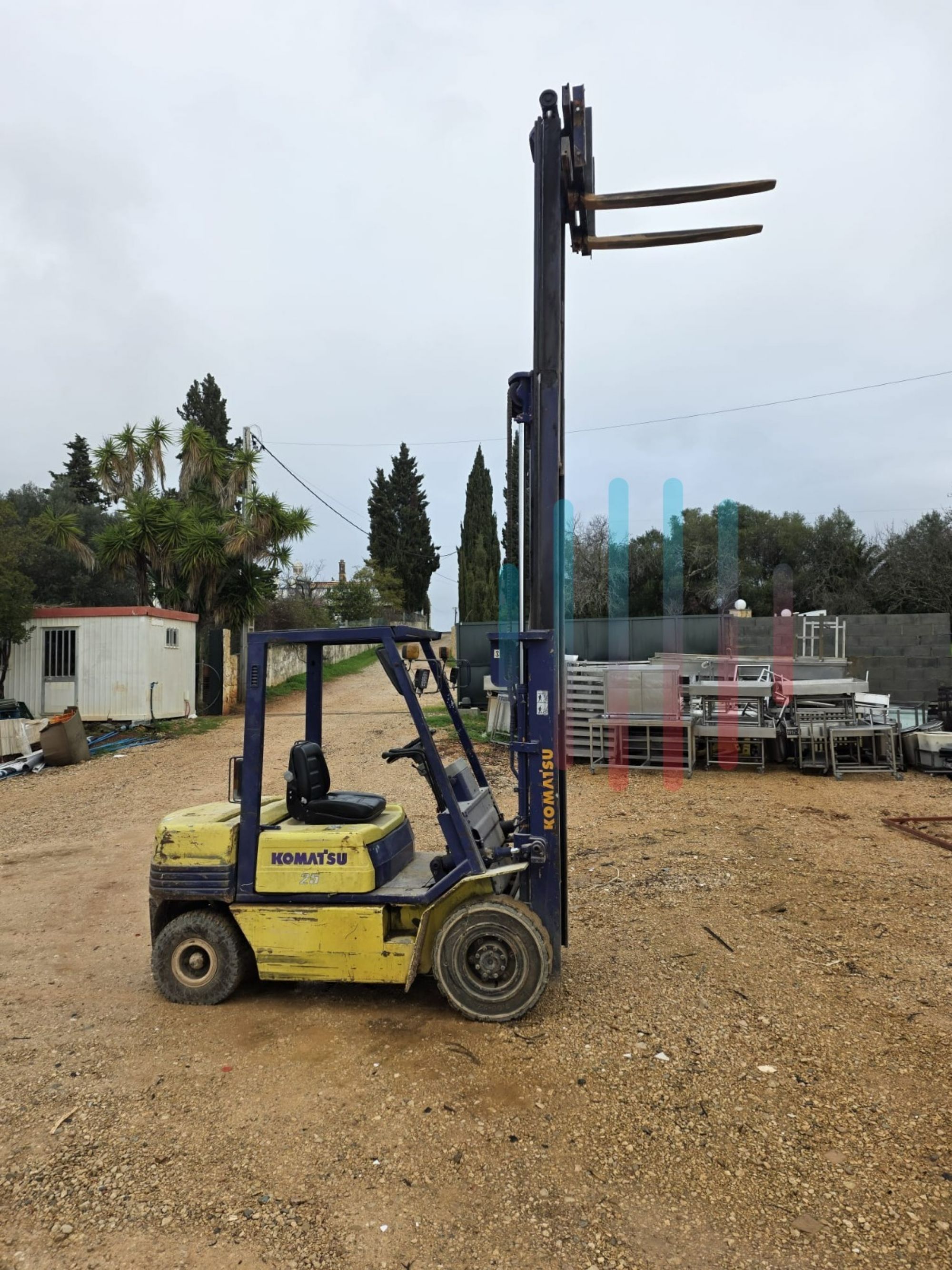 EMPILHADOR DA MARCA "KOMATSU"