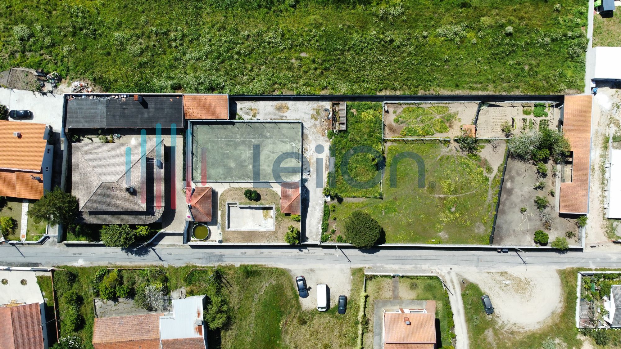 PRÉDIO RÚSTICO COM ÁREA TOTAL DE 910 m2 - OVAR