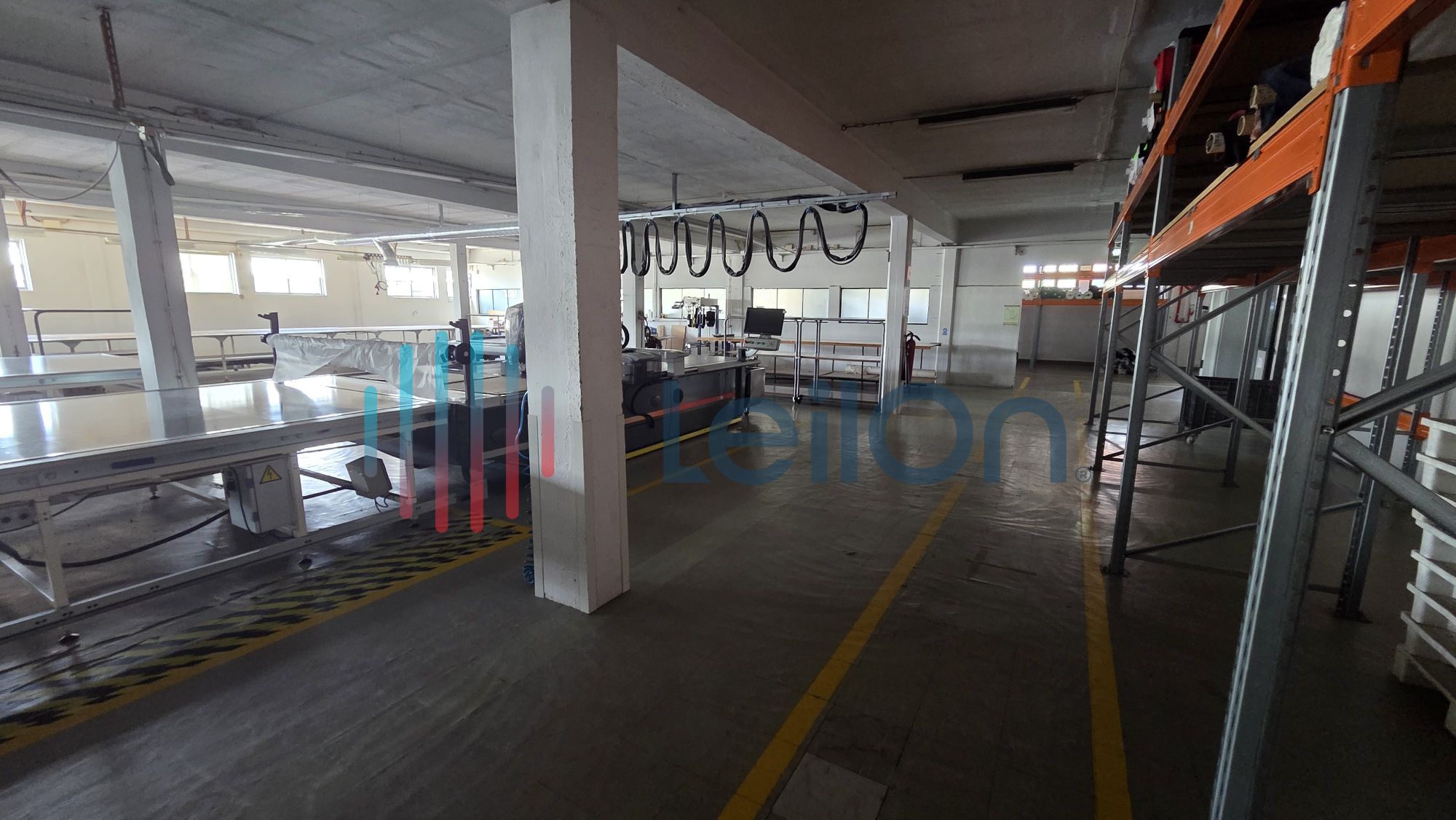DIVERSO MATERIAL E EQUIPAMENTO PARA CONFECÇÃO - BARCELOS