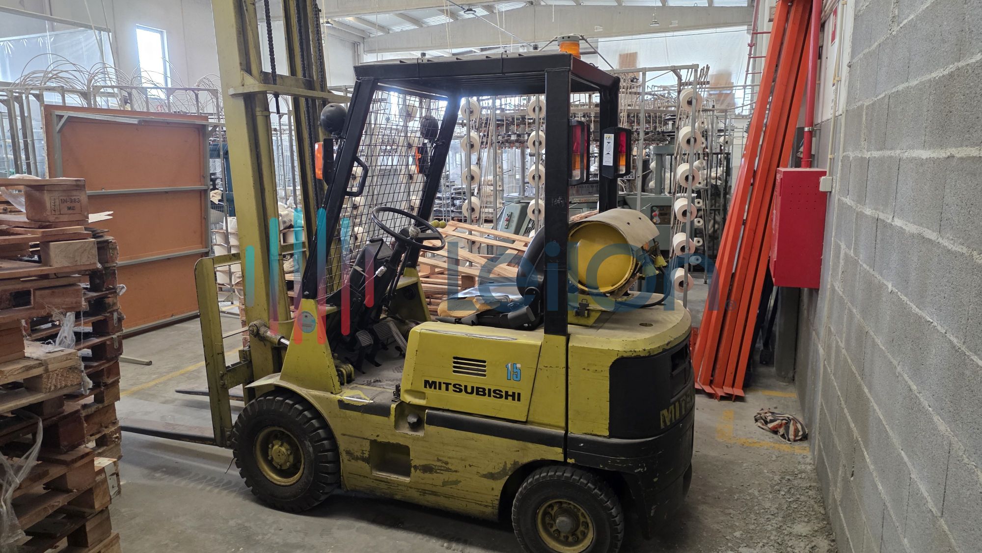 EMPILHADOR A GÁS DA MARCA “MITSUBISHI” - PÓVOA DE VARZIM