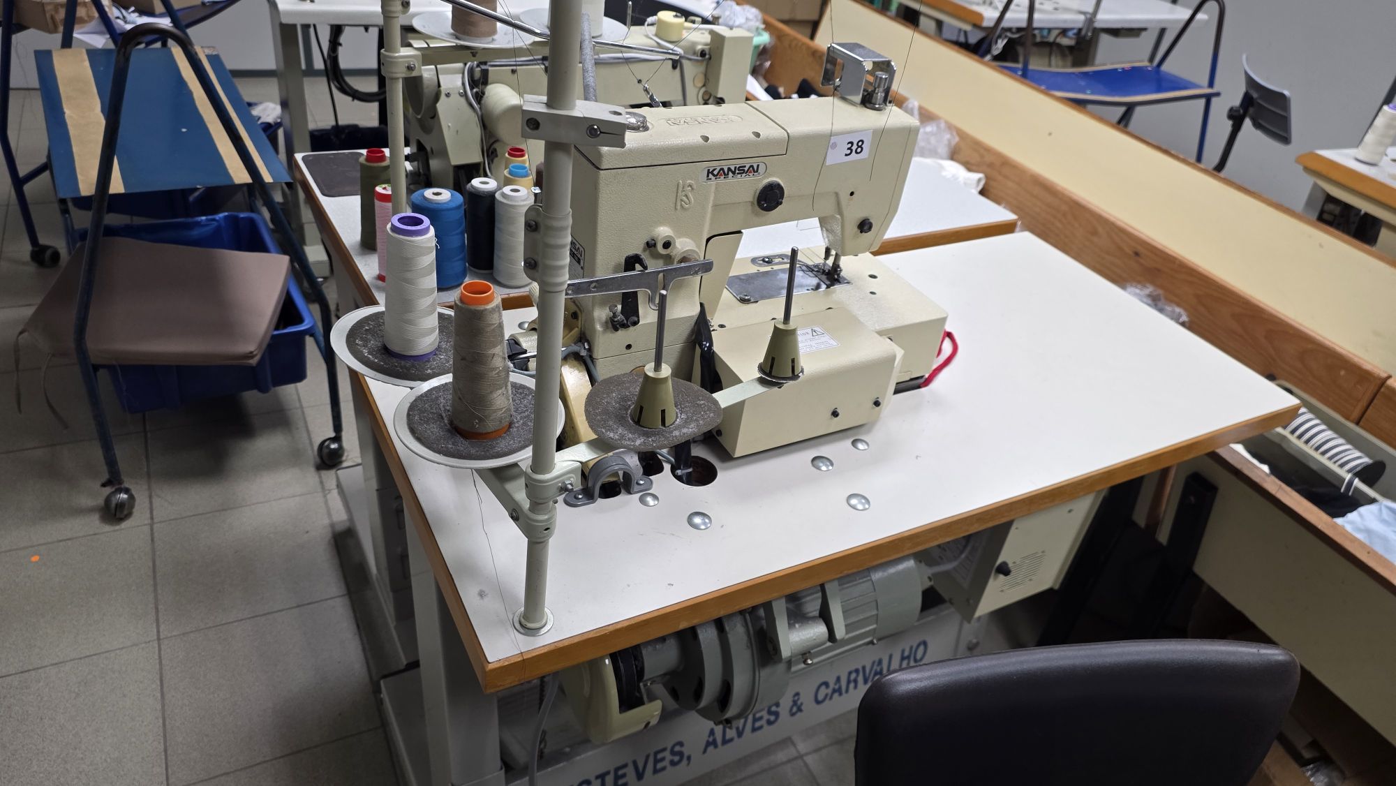 TOTALIDADE BENS MÓVEIS | DIVERSO MATERIAL E EQUIPAMENTO   PARA CONFECÇÃO -   BARCELOS E PÓVOA DE VARZIM