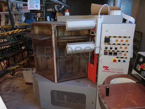 Fotografia de equipamento: Prensas de Solas
