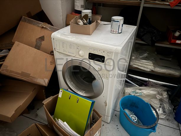Fotografia de equipamento: Máquina de Lavar Roupa 