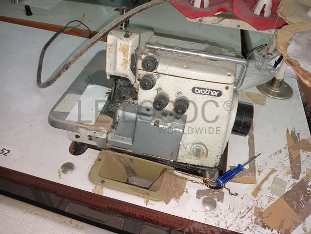 Fotografia de equipamento: Máquina de Corte e Cose 