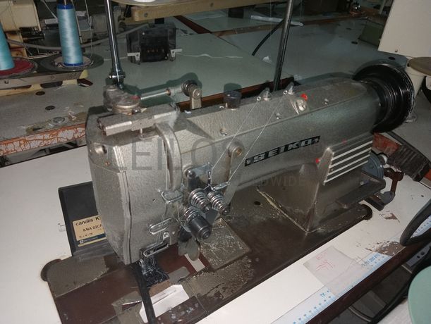 Fotografia de equipamento: Máquina de 2 agulhas 
