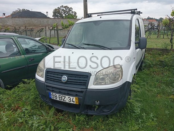 Fotografia de veículo: Fiat Doblo · Ano 2006