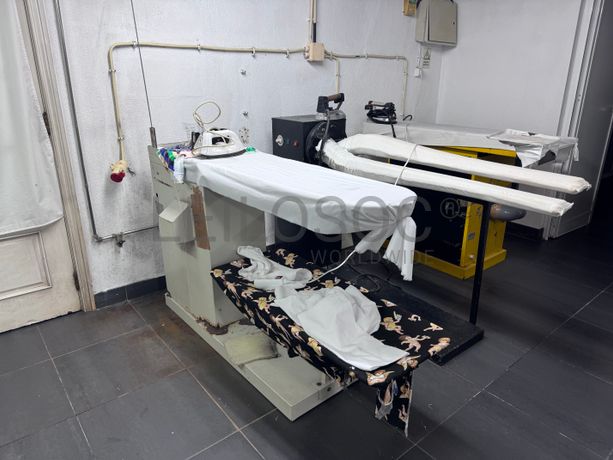 Fotografia de equipamento: Mesa de Passar a Ferro · Bico de Pato