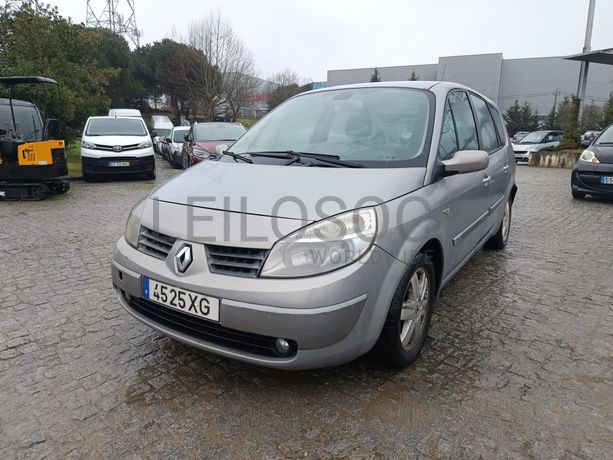 Fotografia de : Renault Grand Scénic · 7 Lugares · Ano 2004