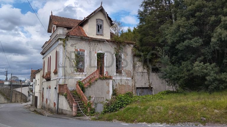 Fotografia de imóvel: Moradia · Vimieiro, Santa Comba Dão