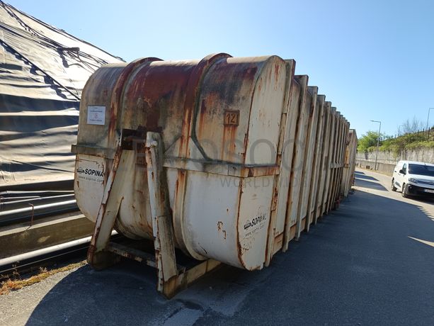 Fotografia de equipamento: Caixa Compactadora 