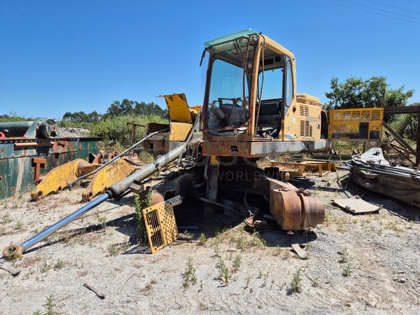 Fotografia de equipamento: Escavadora de Rastos VOLVO