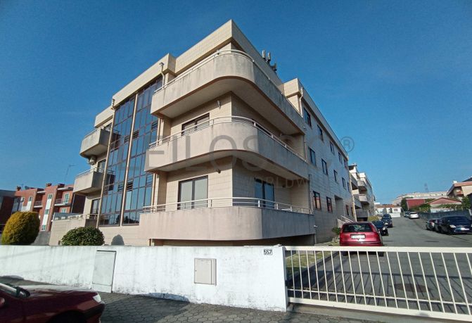 Fotografia de imóvel: Garagem · Serzedo, Vila Nova de Gaia