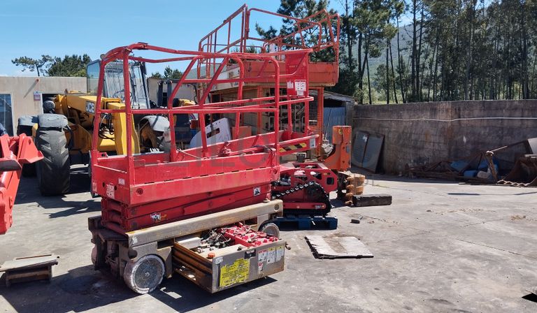 Fotografia de equipamento: Plataforma elevatória Haullote