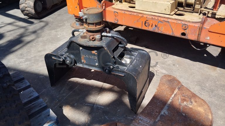Fotografia de equipamento: Pinça giratória HANER HMZG100R