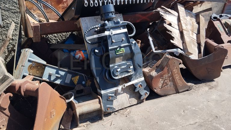 Fotografia de equipamento: Tesoura de demolição HANER
