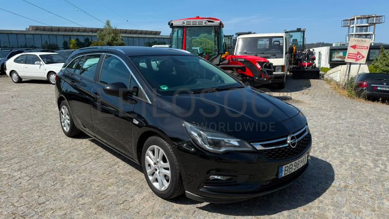 Fotografia de veículo: Opel Astra · Ano 2017