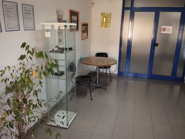 Fotografia de equipamento: Equipamentos de Escritório, Refeitório e Balneário