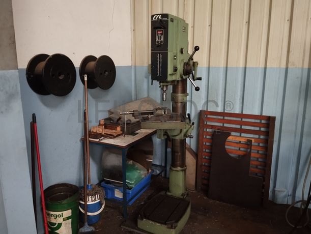 Fotografia de equipamento: Engenho de furar