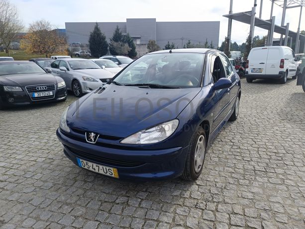 Fotografia de veículo: Peugeot 206 · Ano 2003