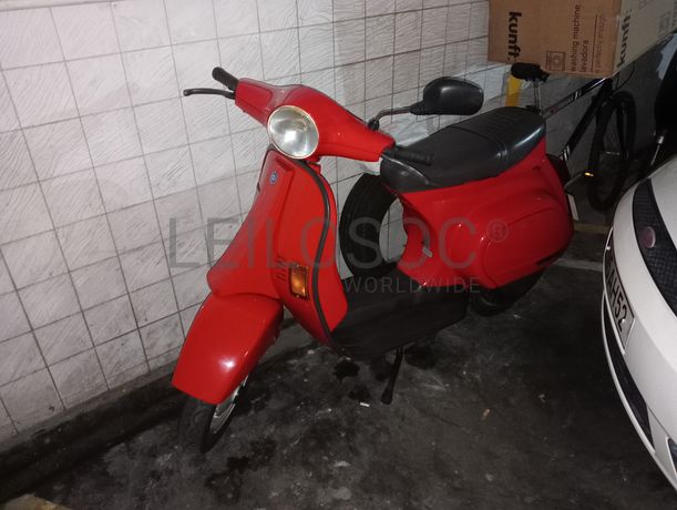 Fotografia de veículo: Motociclo Vespa Piaggio 50 XLS · Ano 1994