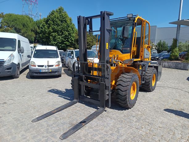Fotografia de equipamento: Empilhador SDLOOL · Ano 2026  3500 KG